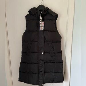 NWT Long back puffer sleeveless vest jacket coat, removable hood, size medium,